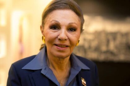 lebt farah diba noch